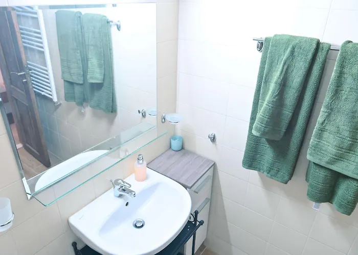 Comfortable 2-bedroom Near The Lift By Flat Mаnаger * Банско